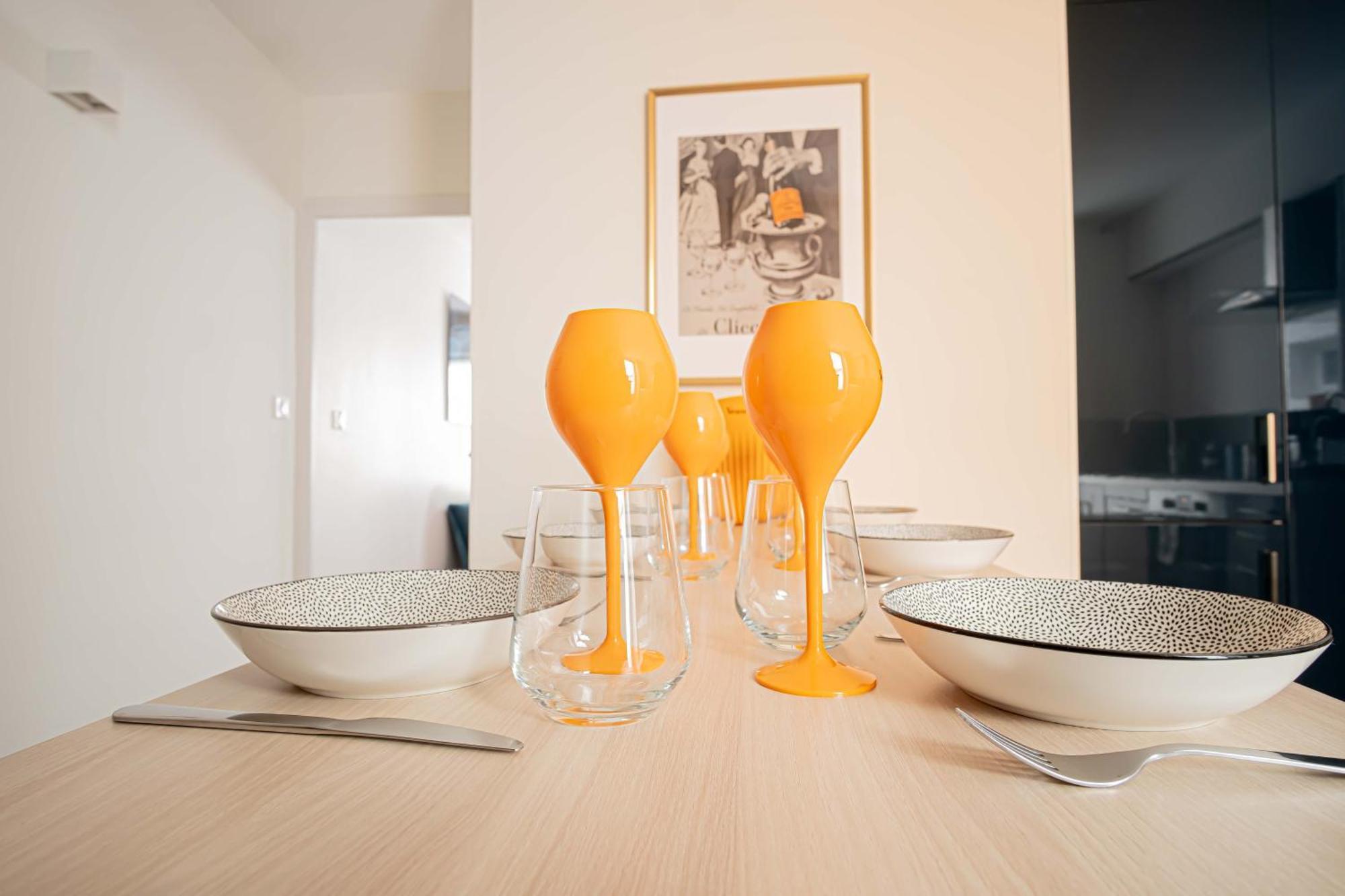Ferienwohnung Triplex Cathedrale Parking Gratuit Reims Exterior foto