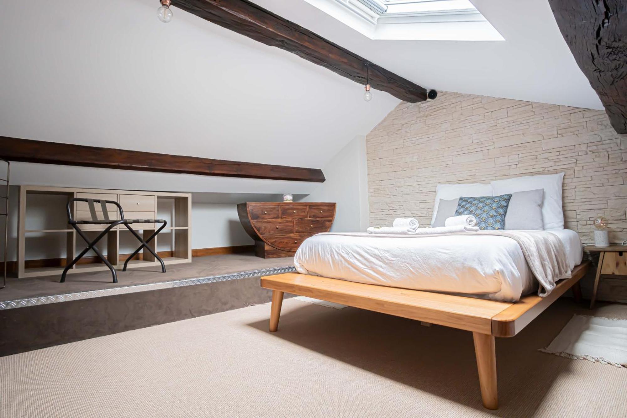 Ferienwohnung Triplex Cathedrale Parking Gratuit Reims Exterior foto