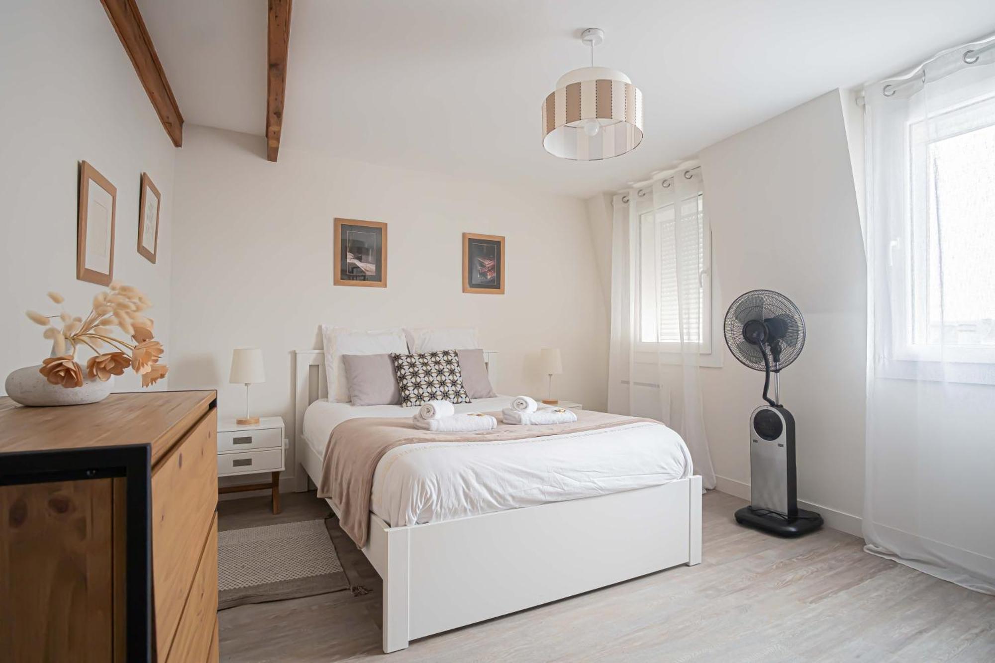Ferienwohnung Triplex Cathedrale Parking Gratuit Reims Exterior foto