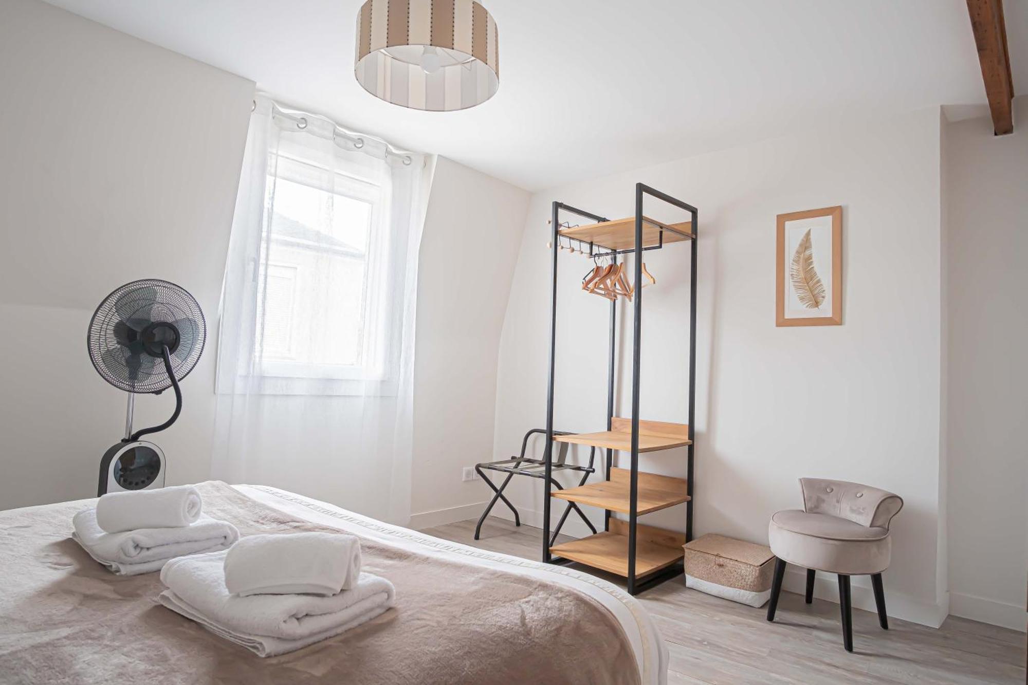 Ferienwohnung Triplex Cathedrale Parking Gratuit Reims Exterior foto